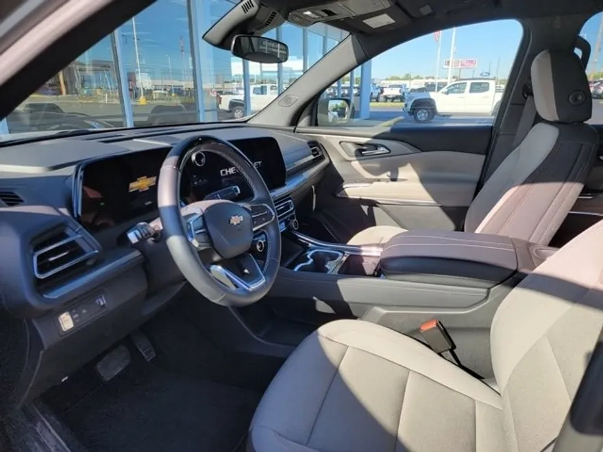 2024 Chevrolet Traverse photo 1