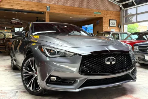 2018 Infiniti Q60 3.0t Sport photo 3