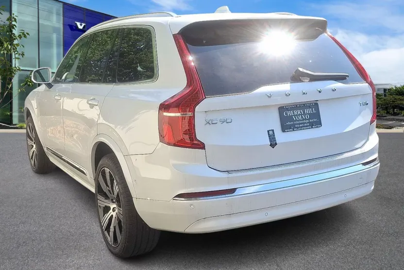 2025 Volvo XC90 T8 photo 1