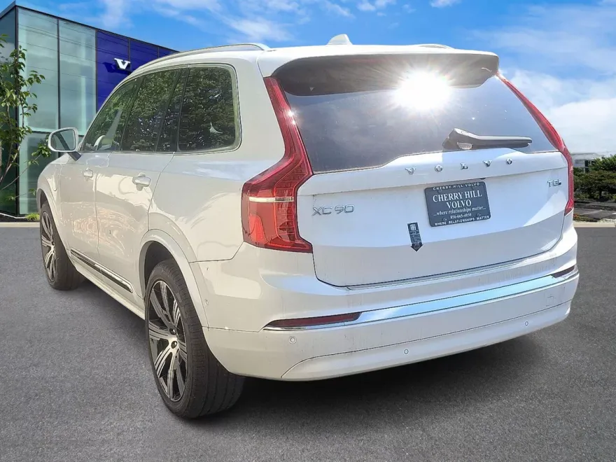 2025 Volvo XC90 T8 photo 1