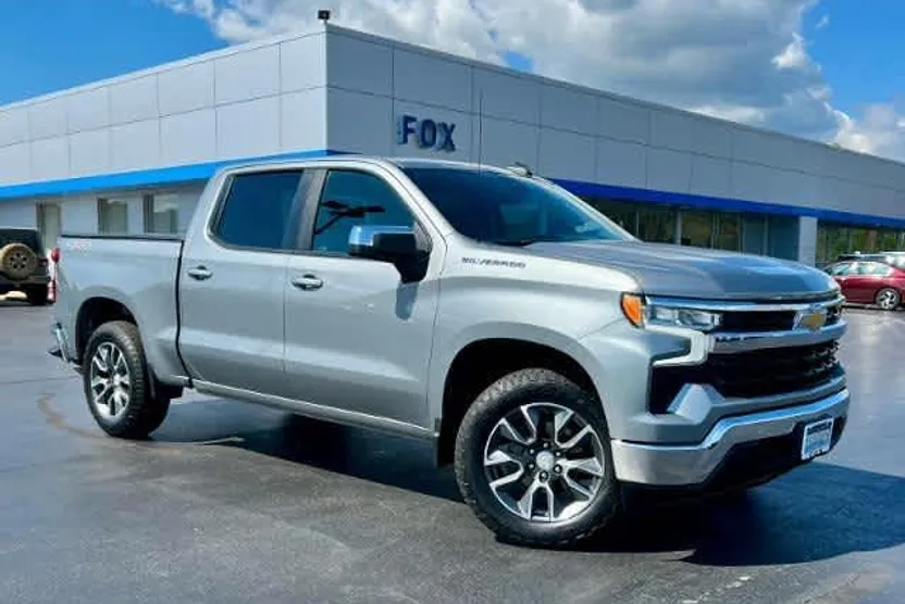 2023 Chevrolet Silverado 1500 LT photo 1