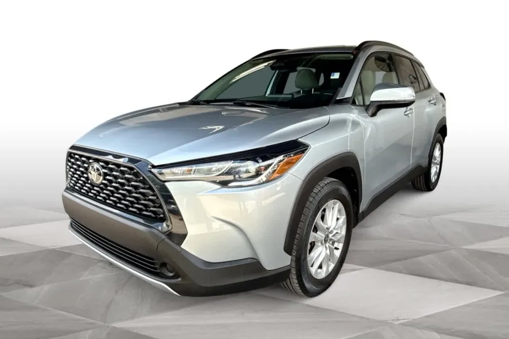 2023 Toyota Corolla Cross LE photo 1