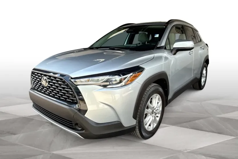 2023 Toyota Corolla Cross LE photo 1