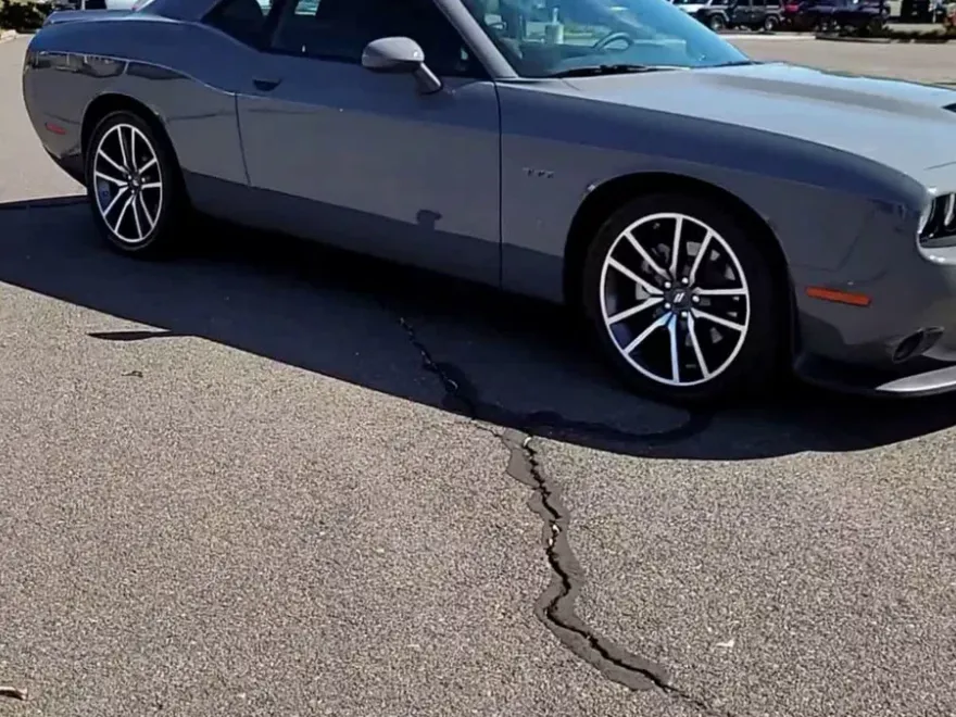 2023 Dodge Challenger R/T photo 1
