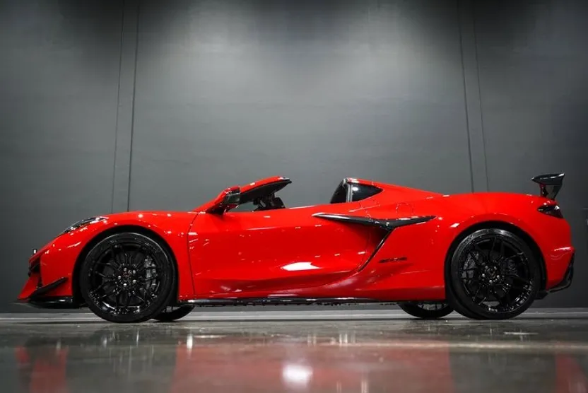 2024 Chevrolet Corvette Z06 2LZ Z07 Convertible photo 1
