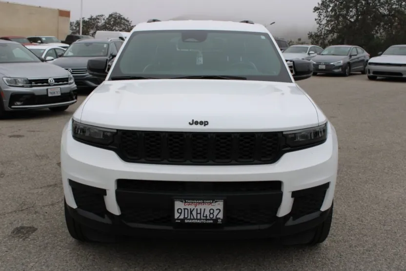 2023 Jeep Grand Cherokee Altitude photo 1