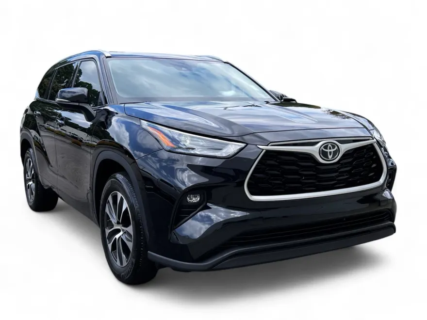 2022 Toyota Highlander XLE photo 1
