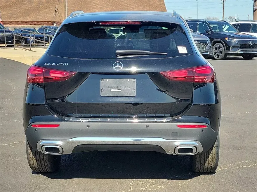 2025 Mercedes Benz GLA 250 photo 4