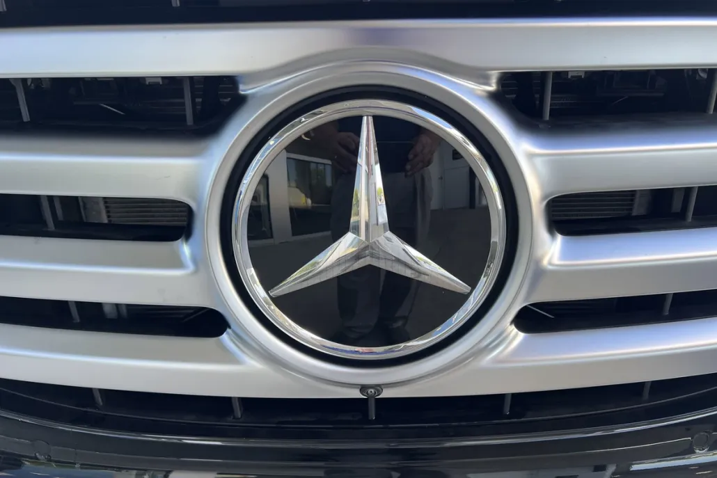 2025 Mercedes Benz GLS 450 4MATIC photo 1
