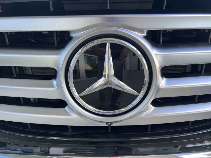 2025 Mercedes Benz GLS 450 4MATIC photo 1