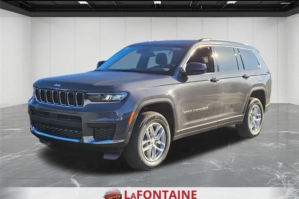 2025 Jeep Grand Cherokee Laredo photo 1