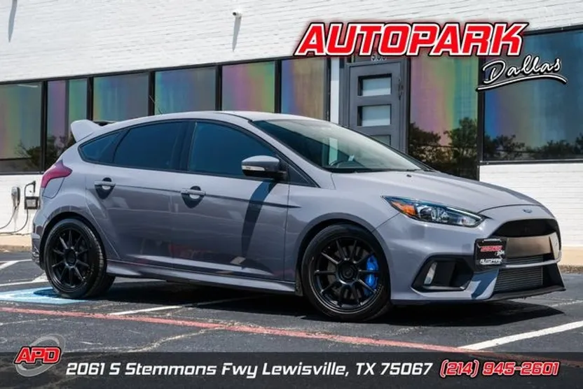 2017 Ford Focus RS photo 1