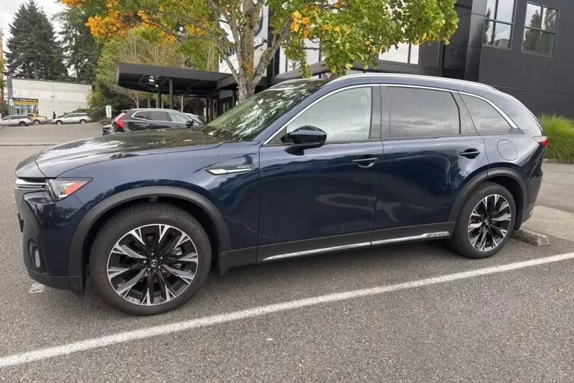 2024 Mazda CX-90 Premium photo 1