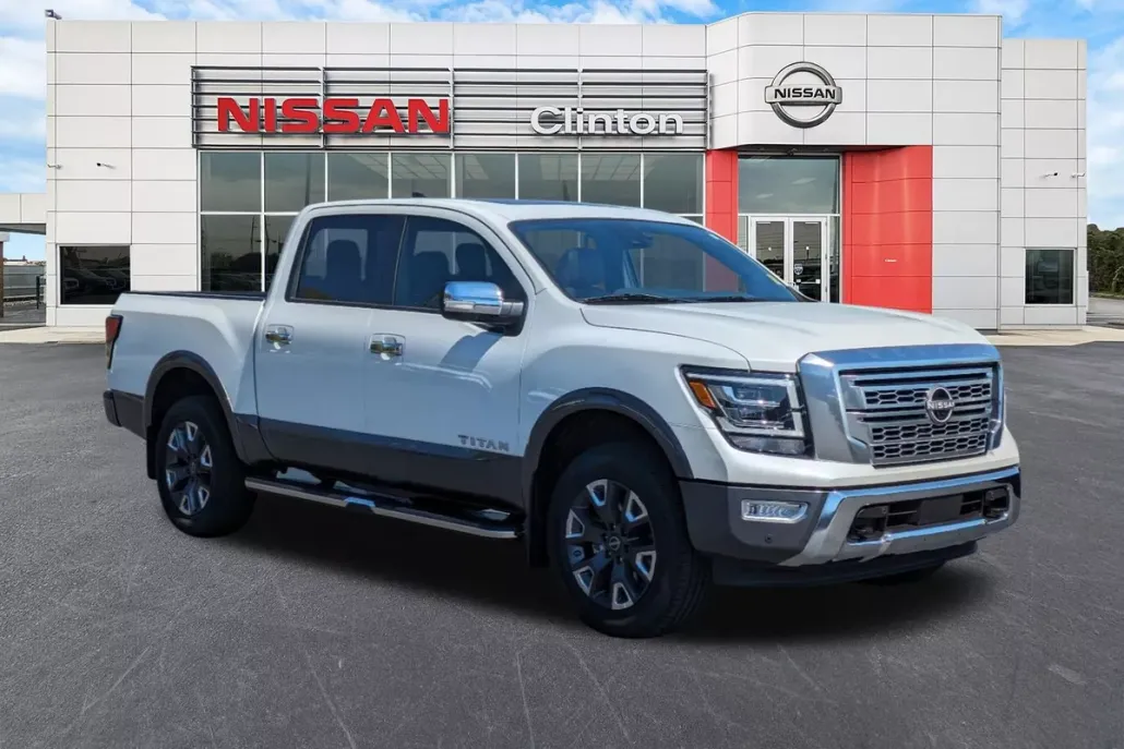 2024 Nissan Titan Platinum Reserve photo 1