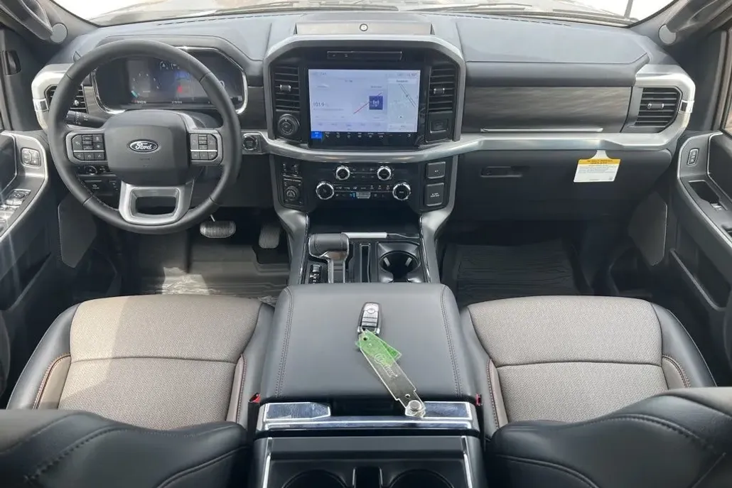 2025 Ford F-150 Lariat photo 1