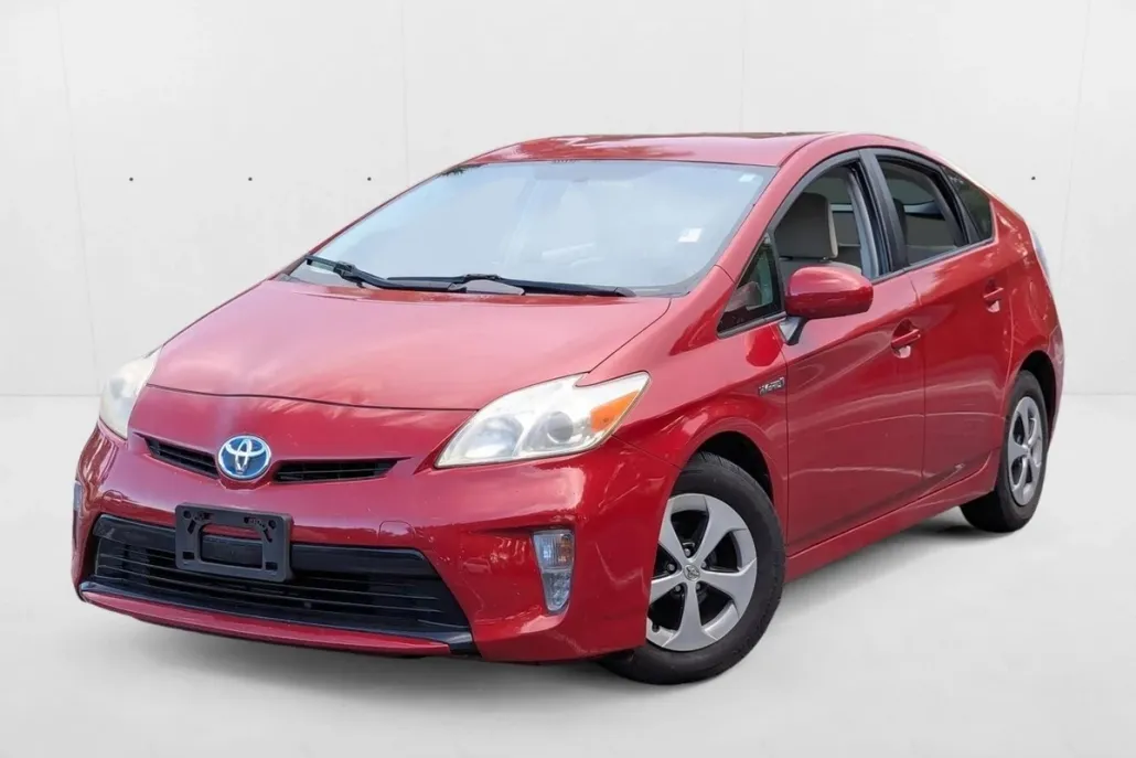 2013 Toyota Prius Two photo 1
