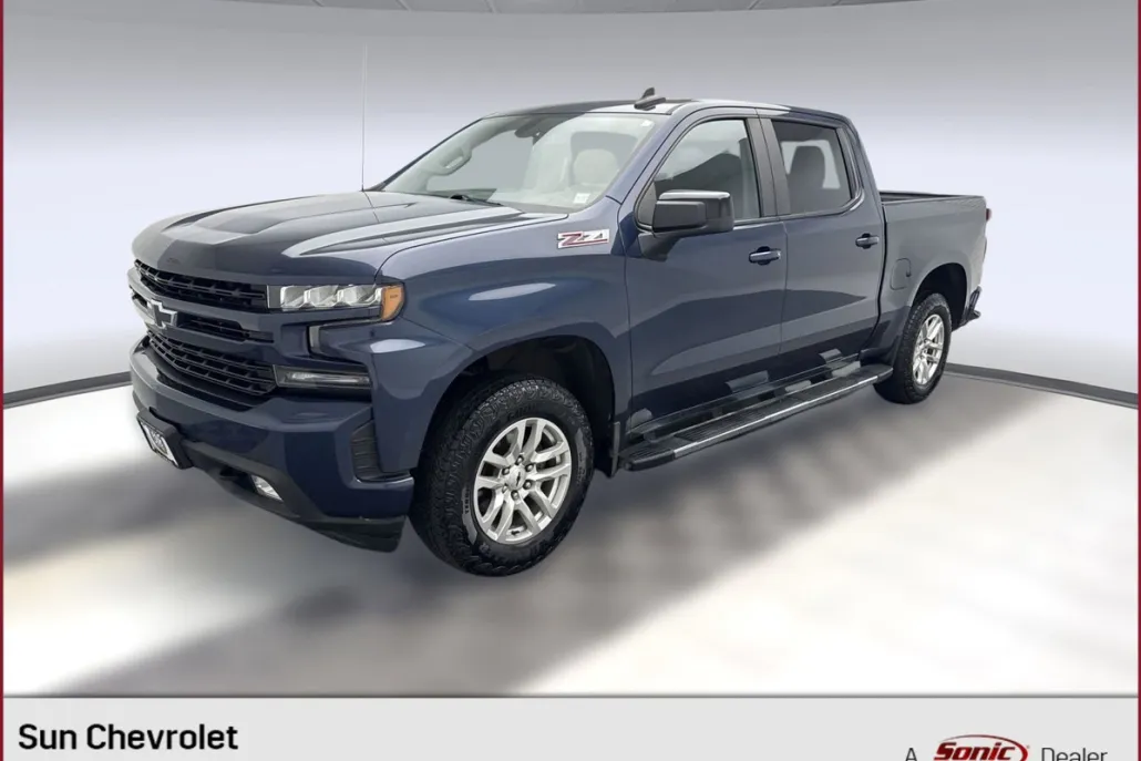 2020 Chevrolet Silverado RST photo 1