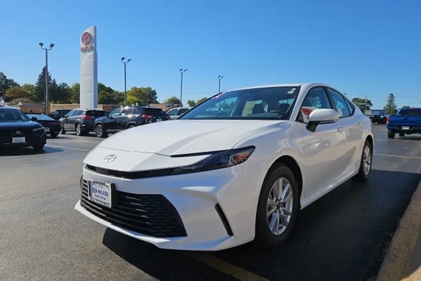 2026 Toyota Camry LE photo 1