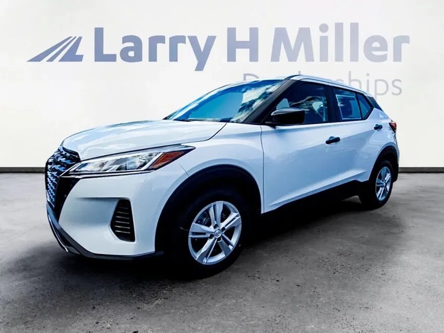 2025 Nissan Kicks Play S photo 1