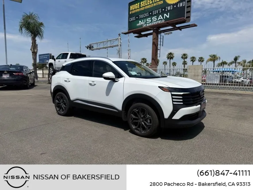 2025 Nissan Kicks SR photo 1