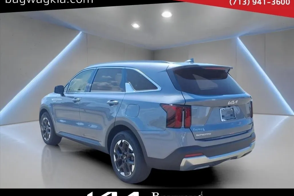 2025 Kia Sorento S photo 1