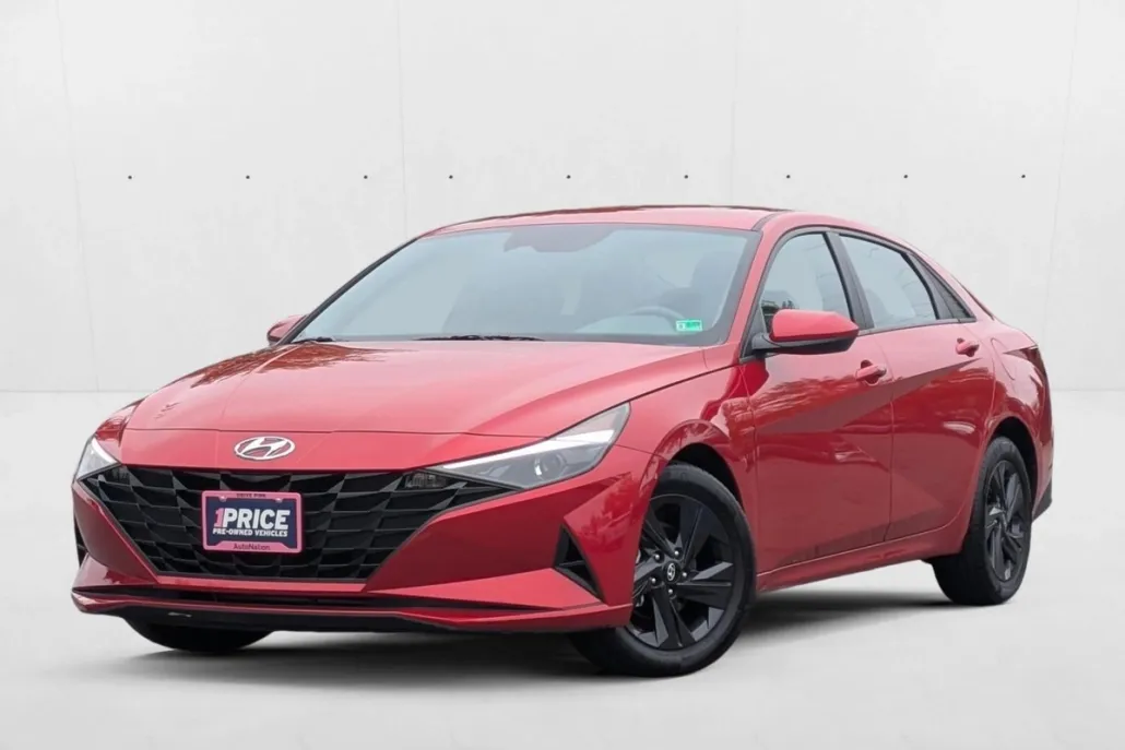 2023 Hyundai Elantra SEL photo 1
