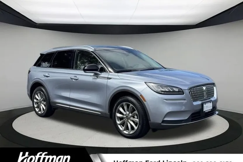 2022 Lincoln Corsair Standard photo 1