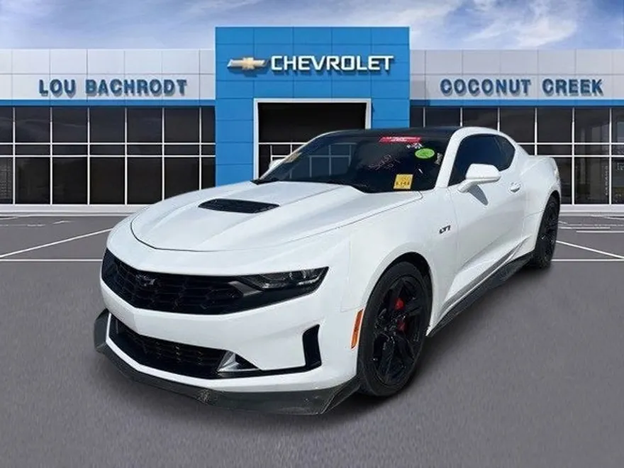 2021 Chevrolet Camaro LT1 photo 1