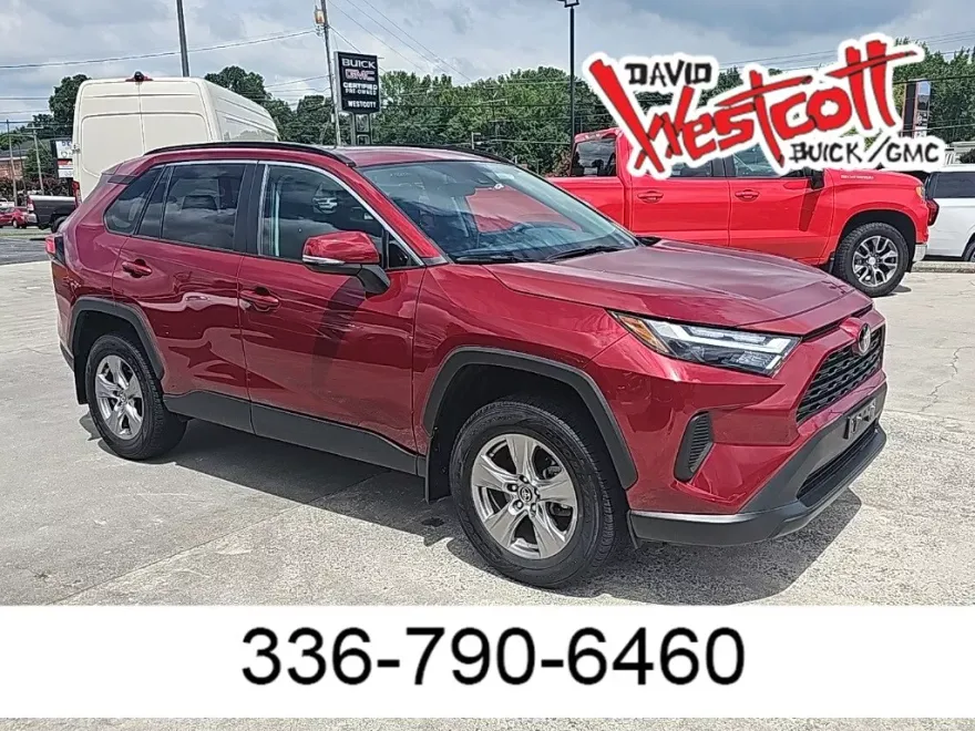 2024 Toyota RAV4 XLE photo 1
