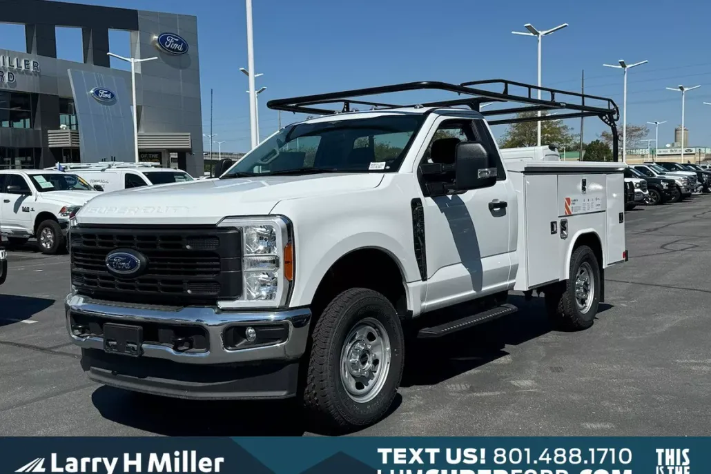 2023 Ford F-350 XL photo 1