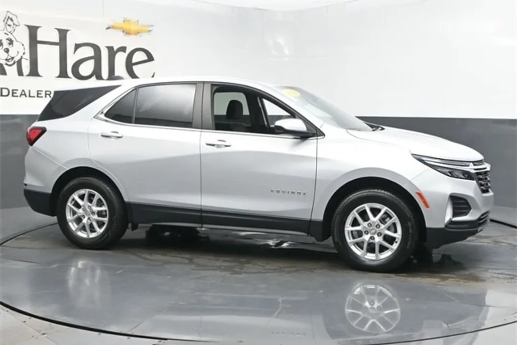 2022 Chevrolet Equinox LT photo 1