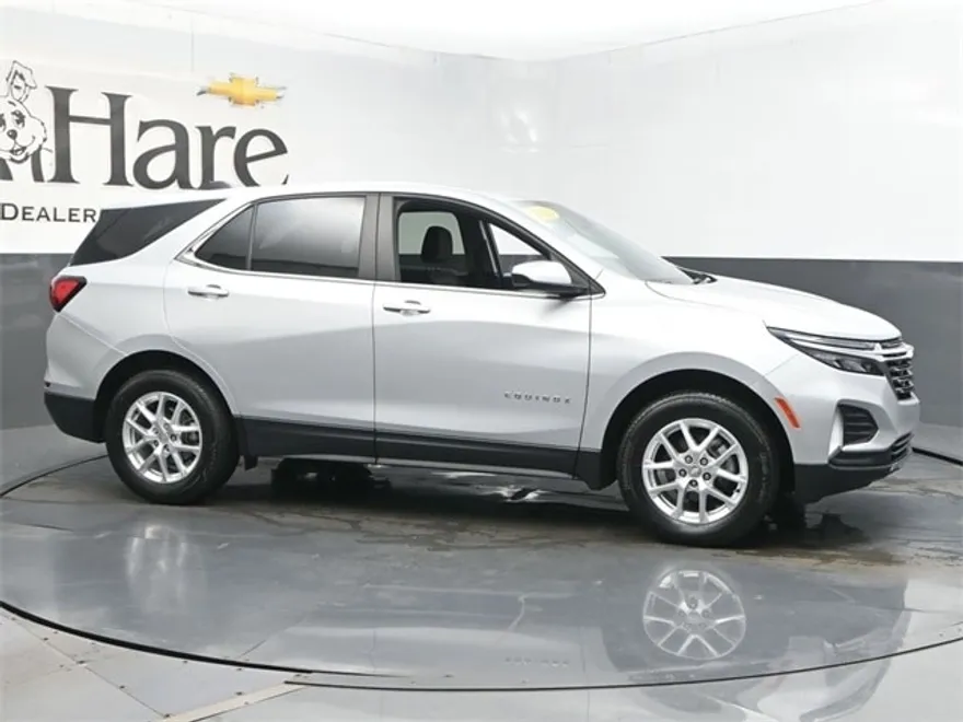 2022 Chevrolet Equinox LT photo 1