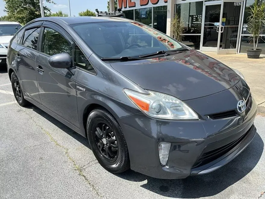 2012 Toyota Prius Two photo 1