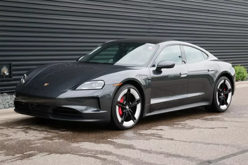 2025 Porsche Taycan 4S photo 1