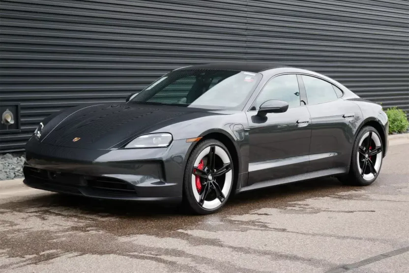 2025 Porsche Taycan 4S photo 1