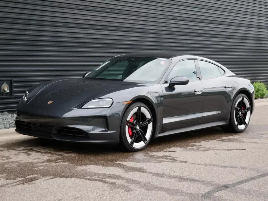 2025 Porsche Taycan 4S photo 1