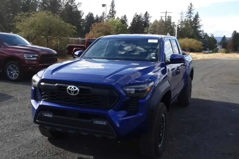 2025 Toyota Tacoma Limited photo 1