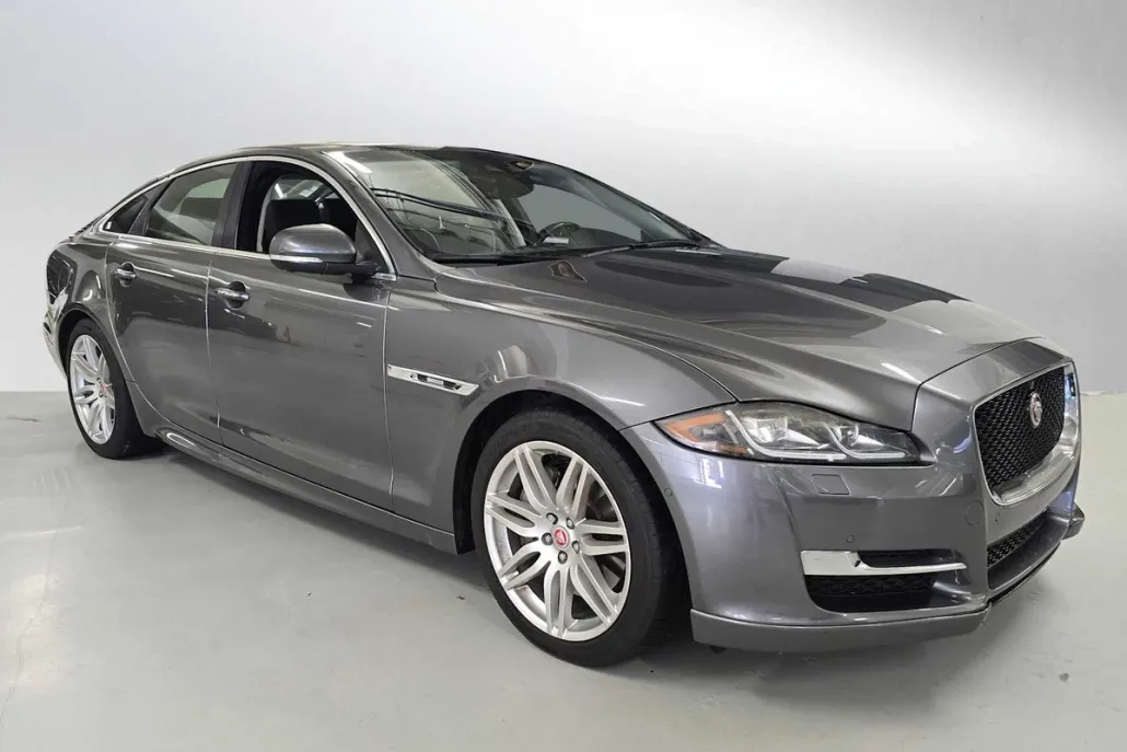 2019 Jaguar XJ R-Sport photo 1