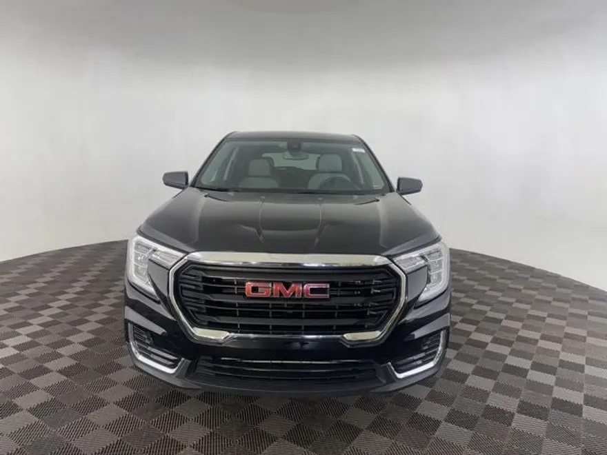 2024 Gmc Terrain SLE photo 1