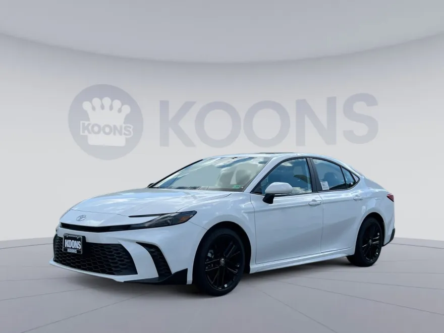 2026 Toyota Camry SE photo 1