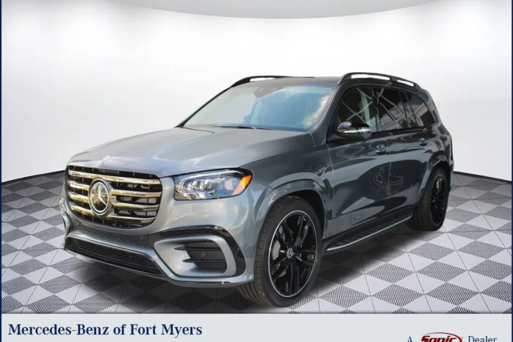 2026 Mercedes Benz GLS 450 4MATIC photo 1