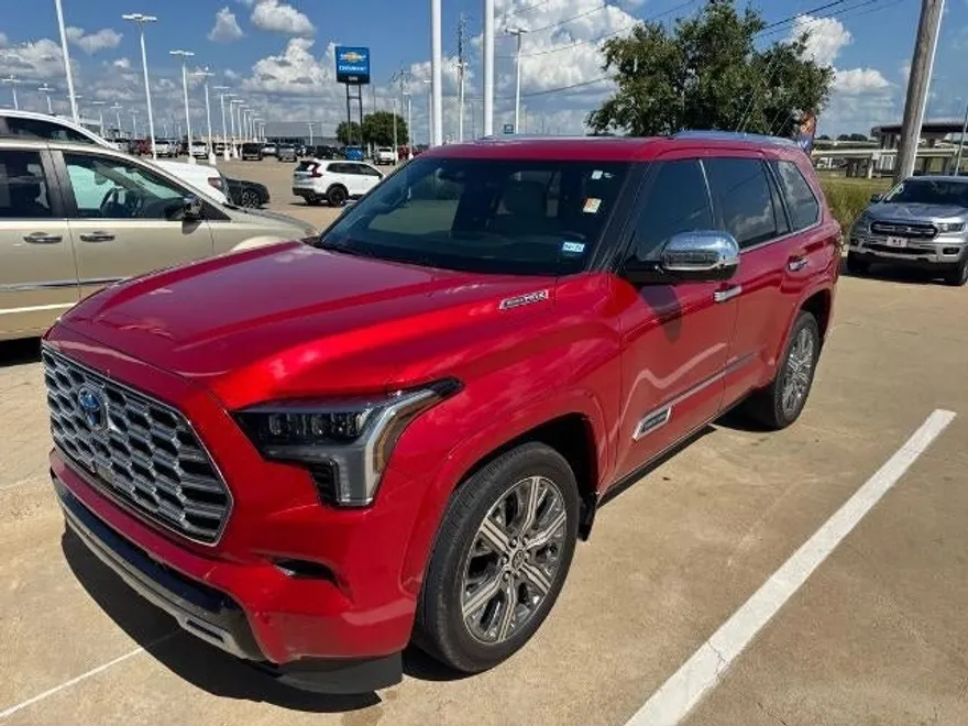 2023 Toyota Sequoia Capstone photo 1