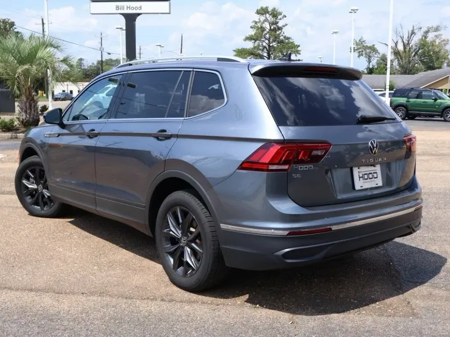 2024 Volkswagen Tiguan SE Wolfsburg Edition photo 1
