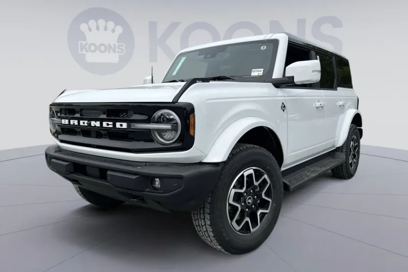 2025 Ford Bronco Outer Banks photo 1