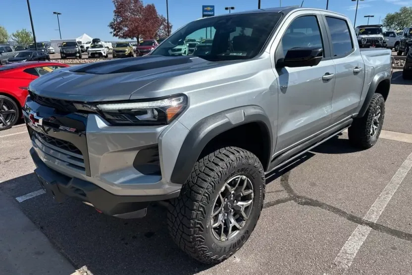 2023 Chevrolet Colorado ZR2 photo 1