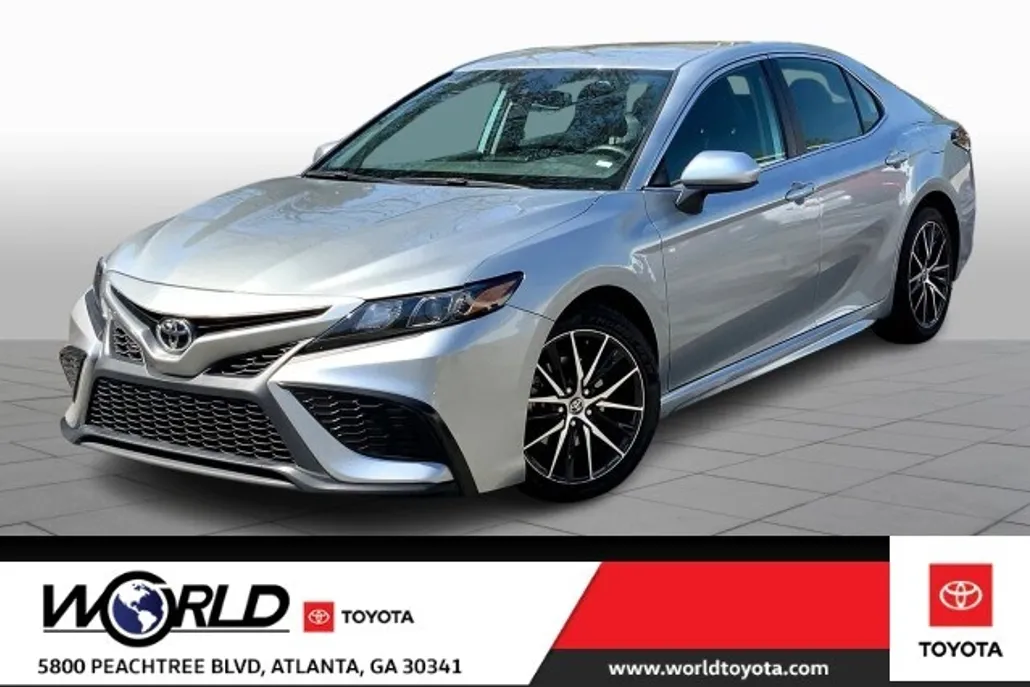 2021 Toyota Camry SE photo 1