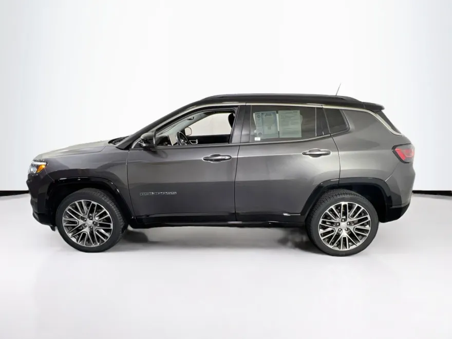 2022 Jeep Compass Limited photo 1