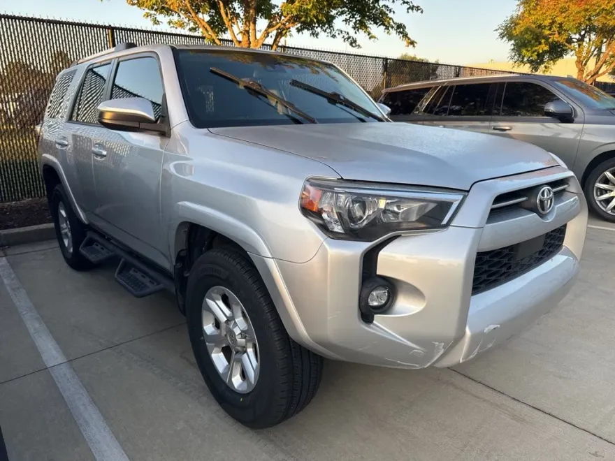 2021 Toyota 4Runner SR5 4WD photo 1