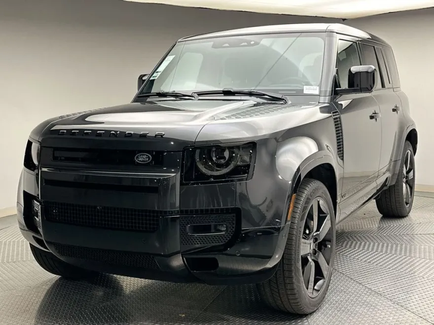 2025 Land Rover Defender 110 V8 photo 1