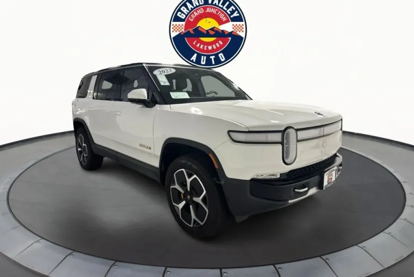2023 Rivian R1S Adventure photo 1